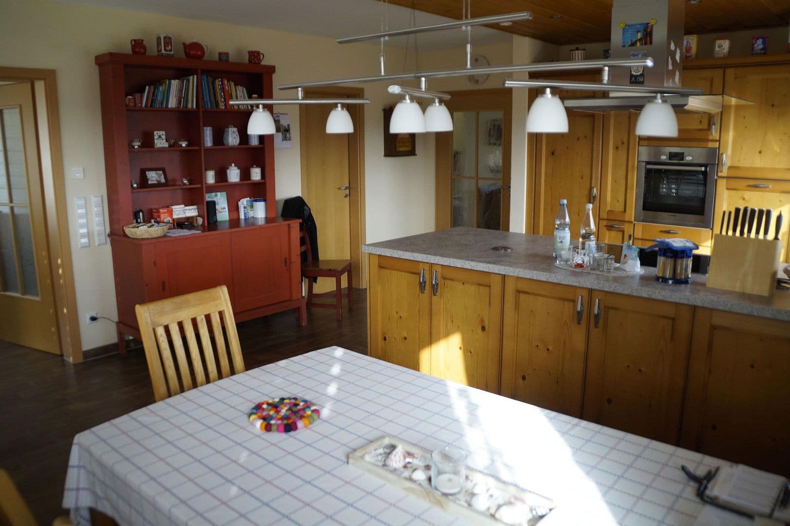 Predaj domu 238 m², pozemek 624 m², Schwaigern, Bádensko-Wurttembersko Predaj domu 238 m², pozemek 624 m², Schwaigern, Bádensko-Wurttembersko