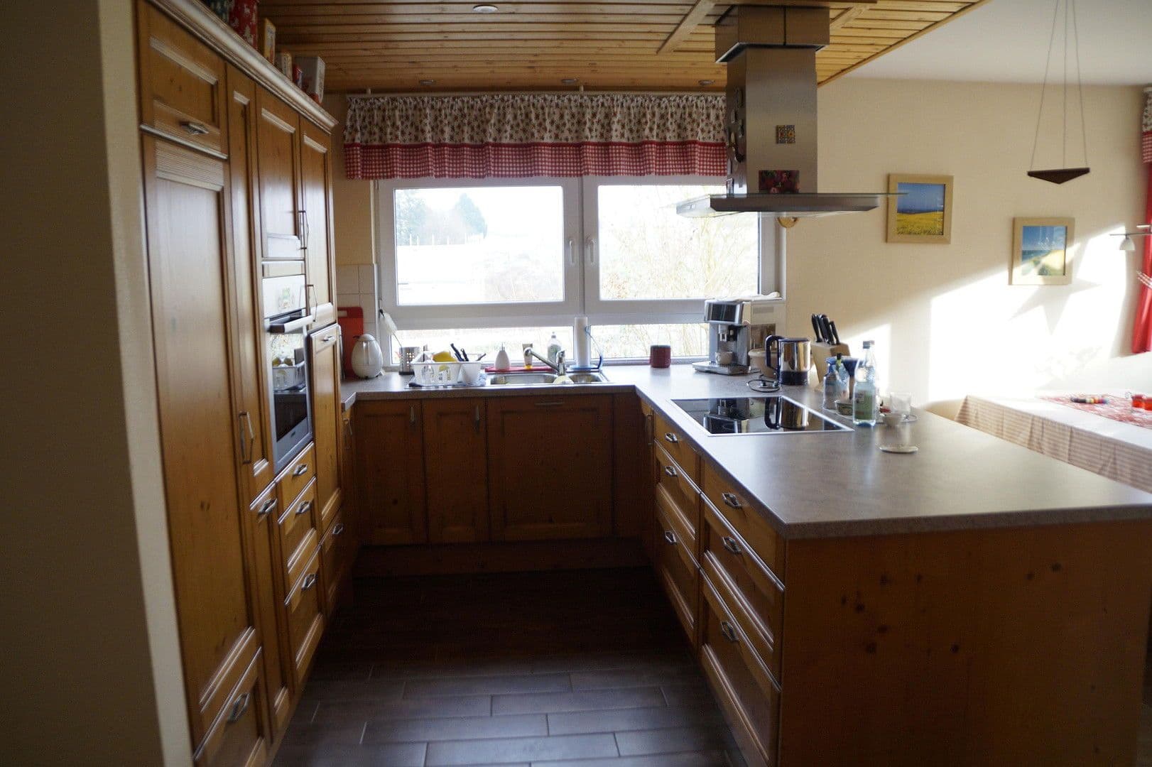 Predaj domu 238 m², pozemek 624 m², Schwaigern, Bádensko-Wurttembersko Predaj domu 238 m², pozemek 624 m², Schwaigern, Bádensko-Wurttembersko