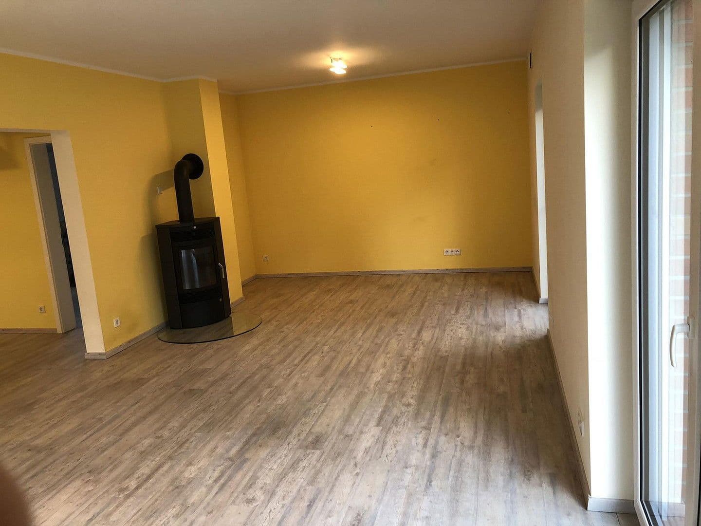 Prenájom domu 130 m², pozemek 600 m², Thälmannstr. 37, Wandlitz, Brandenbursko Prenájom domu 130 m², pozemek 600 m², Thälmannstr. 37, Wandlitz, Brandenbursko