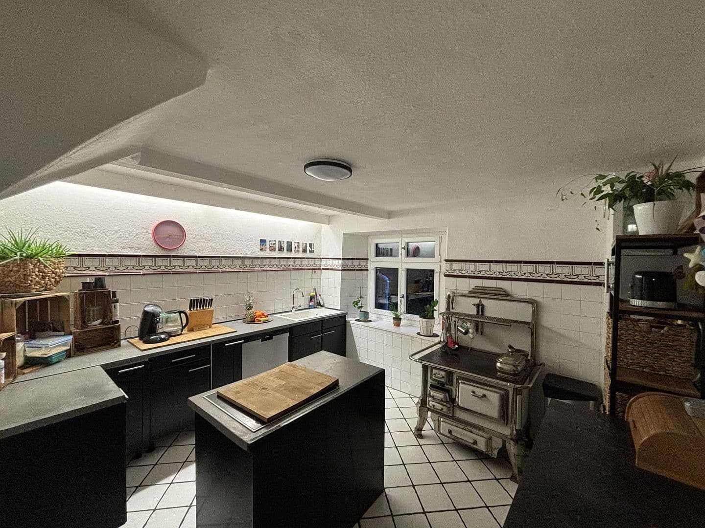 Predaj domu 260 m², pozemek 1.600 m², Veldenzer Straße 14, Gornhausen, Porýnie-Falcko Predaj domu 260 m², pozemek 1.600 m², Veldenzer Straße 14, Gornhausen, Porýnie-Falcko