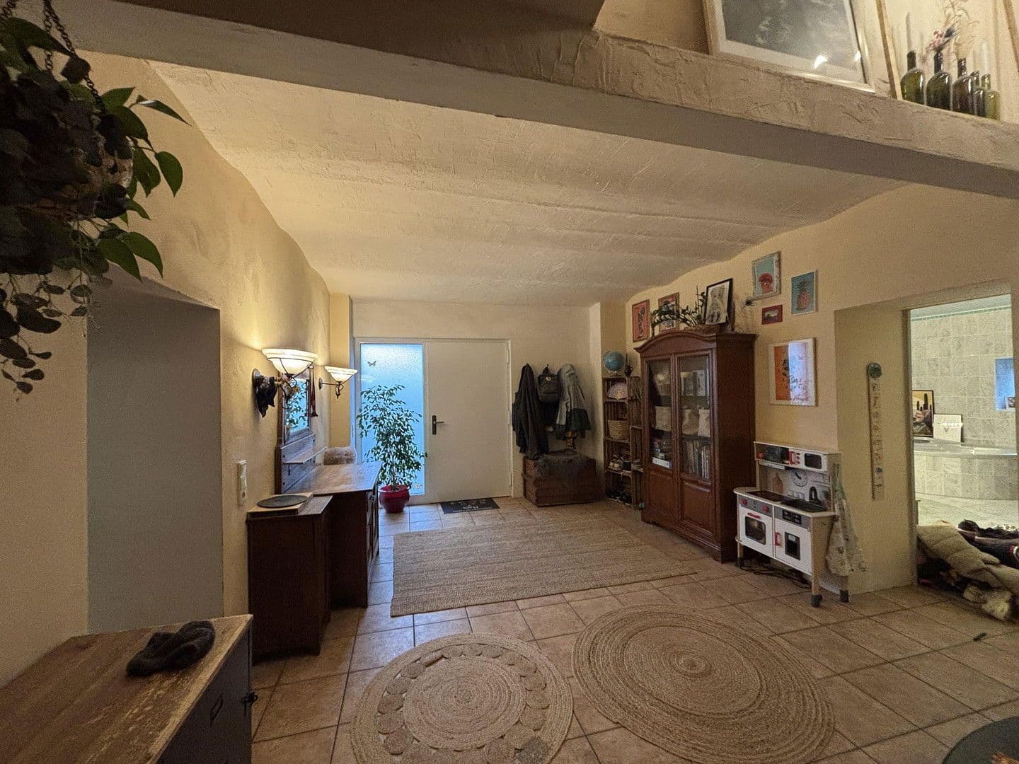 Predaj domu 260 m², pozemek 1.600 m², Veldenzer Straße 14, Gornhausen, Porýnie-Falcko Predaj domu 260 m², pozemek 1.600 m², Veldenzer Straße 14, Gornhausen, Porýnie-Falcko