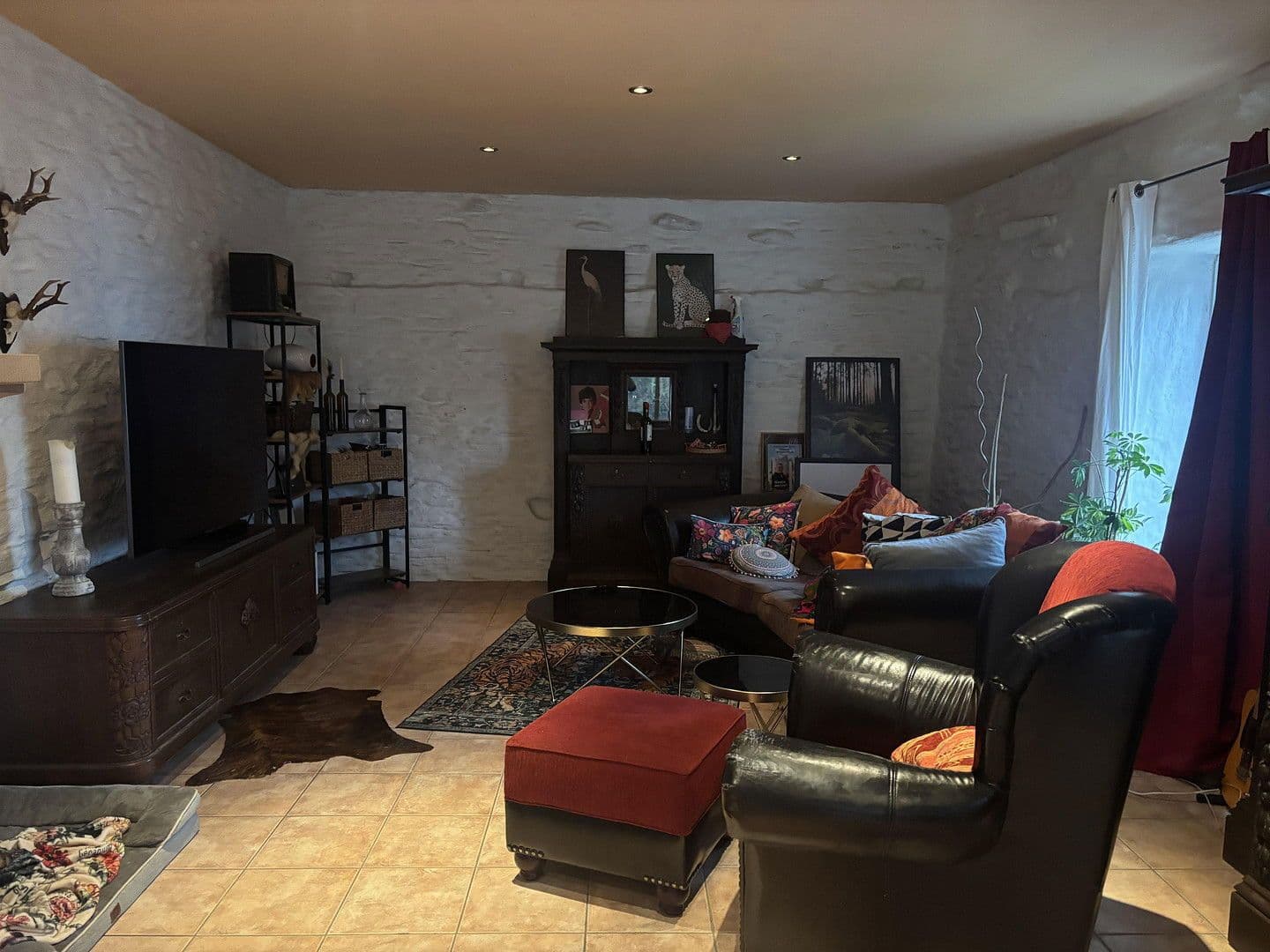 Predaj domu 260 m², pozemek 1.600 m², Veldenzer Straße 14, Gornhausen, Porýnie-Falcko Predaj domu 260 m², pozemek 1.600 m², Veldenzer Straße 14, Gornhausen, Porýnie-Falcko