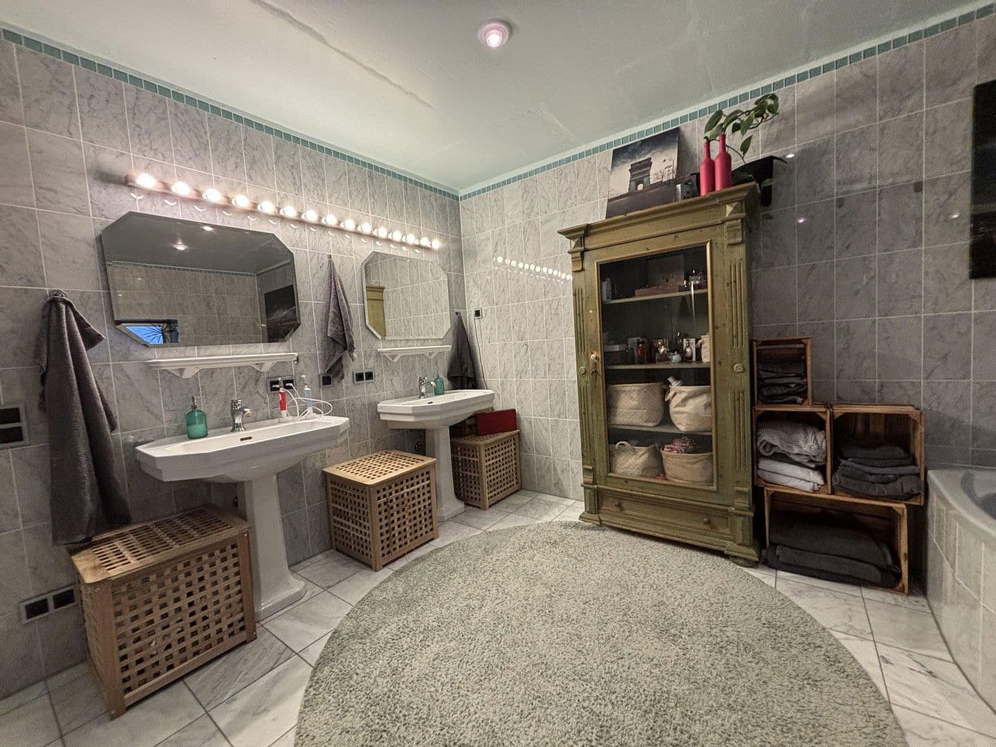 Predaj domu 260 m², pozemek 1.600 m², Veldenzer Straße 14, Gornhausen, Porýnie-Falcko Predaj domu 260 m², pozemek 1.600 m², Veldenzer Straße 14, Gornhausen, Porýnie-Falcko