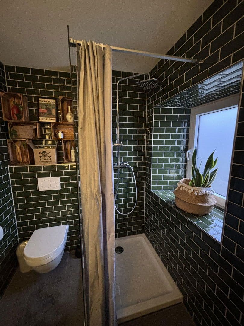 Predaj domu 260 m², pozemek 1.600 m², Veldenzer Straße 14, Gornhausen, Porýnie-Falcko Predaj domu 260 m², pozemek 1.600 m², Veldenzer Straße 14, Gornhausen, Porýnie-Falcko