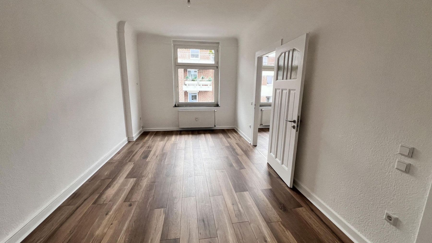 Prenájom bytu 2-izbový 66 m², Düsseldorf, Severné Porýnie - Westfálsko Prenájom bytu 2-izbový 66 m², Düsseldorf, Severné Porýnie - Westfálsko