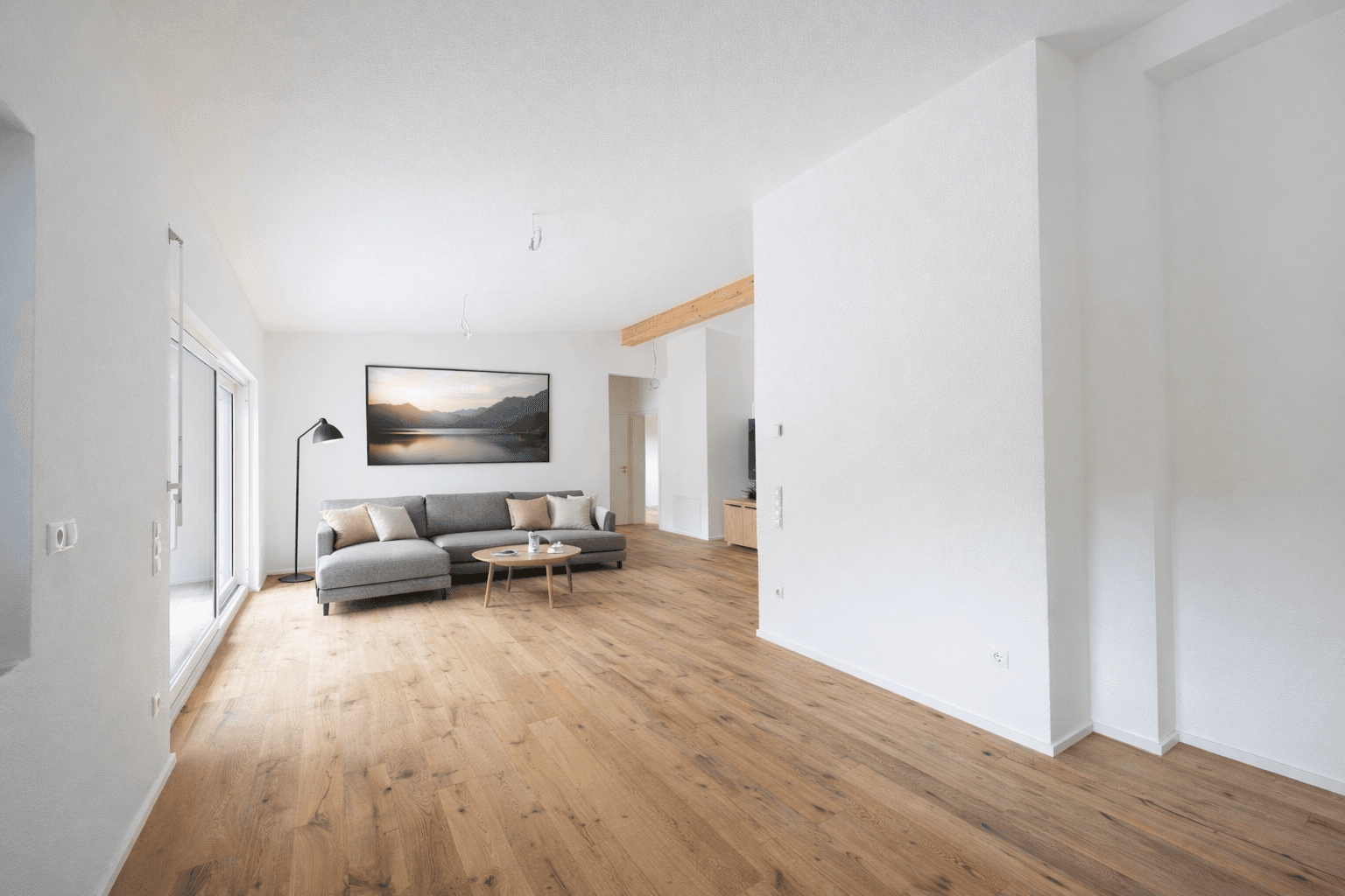 Prenájom bytu 3-izbový 97 m², Sulzbachstr. 50, Oberndorf am Neckar, Bádensko-Wurttembersko Prenájom bytu 3-izbový 97 m², Sulzbachstr. 50, Oberndorf am Neckar, Bádensko-Wurttembersko