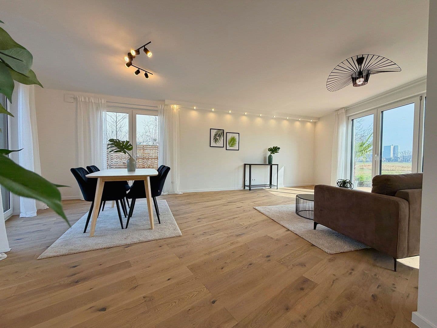 Predaj domu 161 m², pozemek 318 m², Erlangen, Bavorsko Predaj domu 161 m², pozemek 318 m², Erlangen, Bavorsko