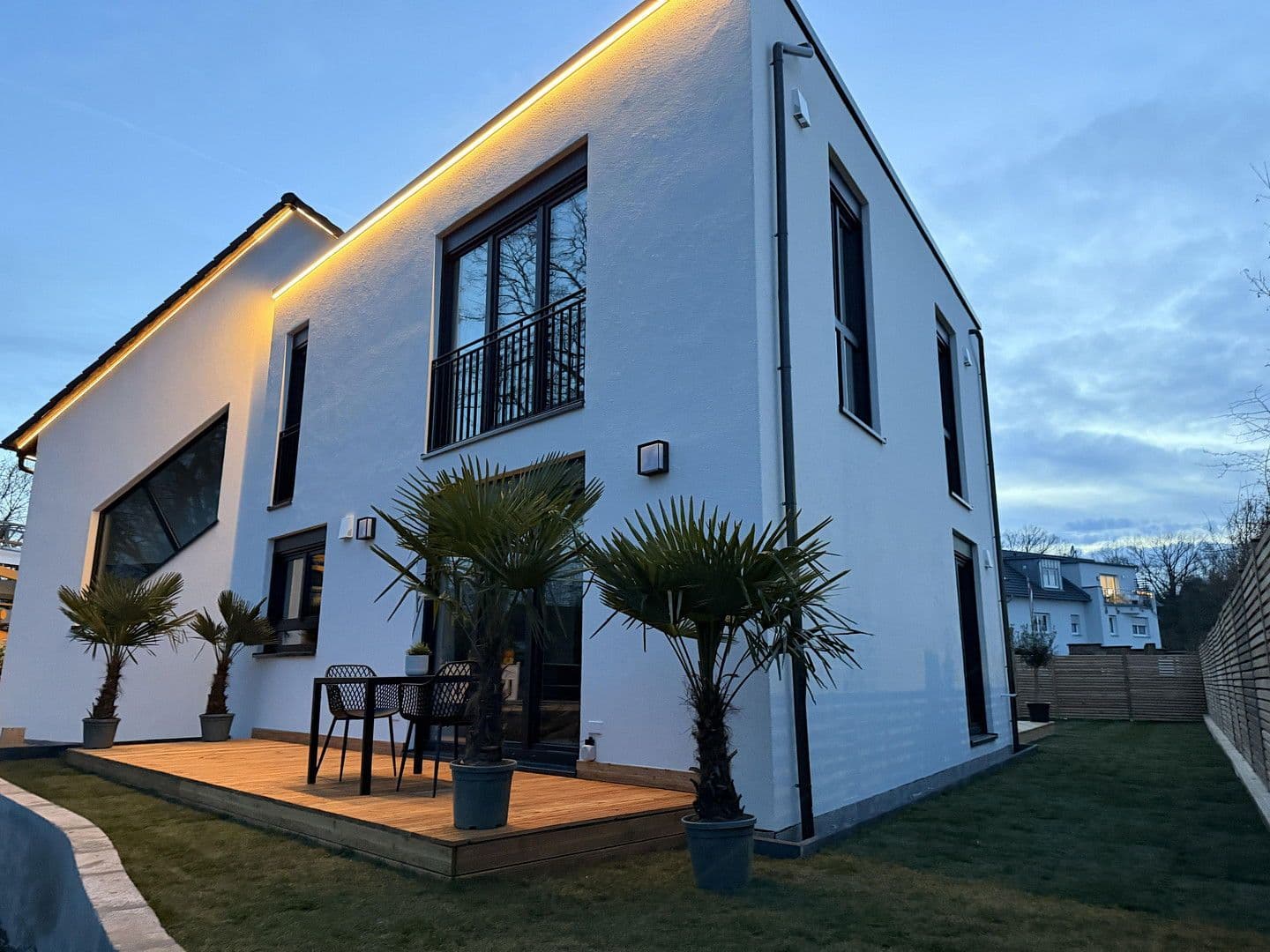 Predaj domu 161 m², pozemek 318 m², Erlangen, Bavorsko Predaj domu 161 m², pozemek 318 m², Erlangen, Bavorsko