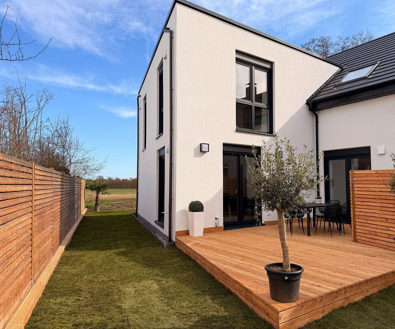 Predaj domu 161 m², pozemek 318 m², Erlangen, Bavorsko Predaj domu 161 m², pozemek 318 m², Erlangen, Bavorsko