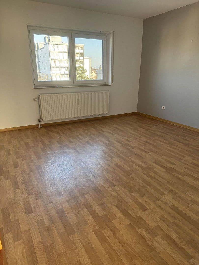 Prenájom bytu 3-izbový 90 m², Friedrich-Naumann Straße 17, Ludwigshafen am Rhein, Porýnie-Falcko Prenájom bytu 3-izbový 90 m², Friedrich-Naumann Straße 17, Ludwigshafen am Rhein, Porýnie-Falcko