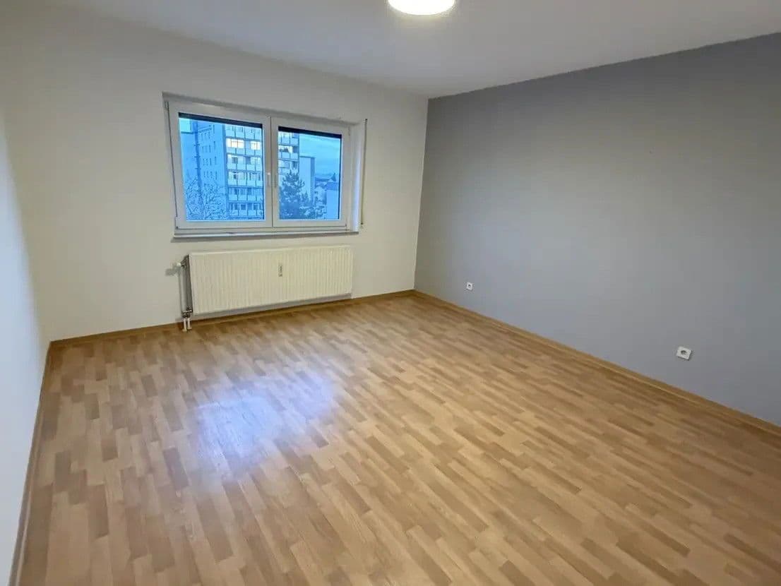 Prenájom bytu 3-izbový 90 m², Friedrich-Naumann Straße 17, Ludwigshafen am Rhein, Porýnie-Falcko Prenájom bytu 3-izbový 90 m², Friedrich-Naumann Straße 17, Ludwigshafen am Rhein, Porýnie-Falcko