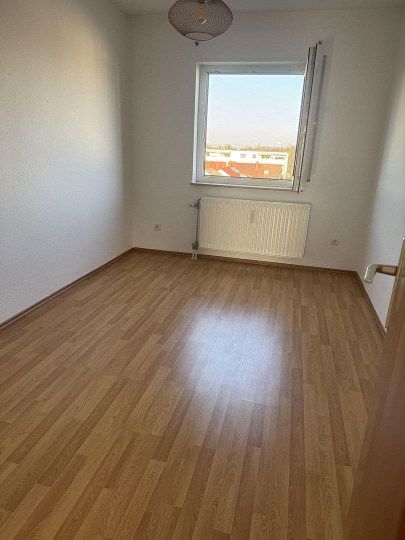 Prenájom bytu 3-izbový 90 m², Friedrich-Naumann Straße 17, Ludwigshafen am Rhein, Porýnie-Falcko Prenájom bytu 3-izbový 90 m², Friedrich-Naumann Straße 17, Ludwigshafen am Rhein, Porýnie-Falcko