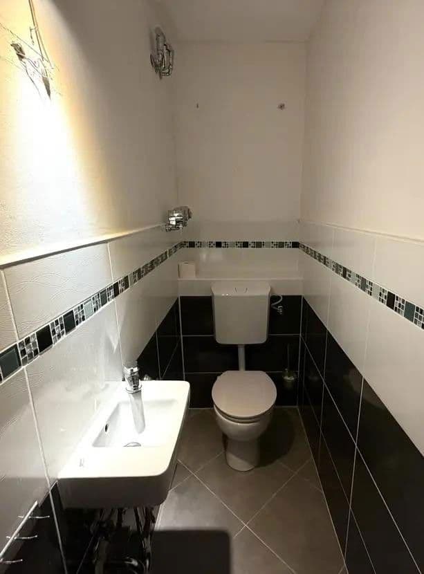 Prenájom bytu 3-izbový 90 m², Friedrich-Naumann Straße 17, Ludwigshafen am Rhein, Porýnie-Falcko Prenájom bytu 3-izbový 90 m², Friedrich-Naumann Straße 17, Ludwigshafen am Rhein, Porýnie-Falcko