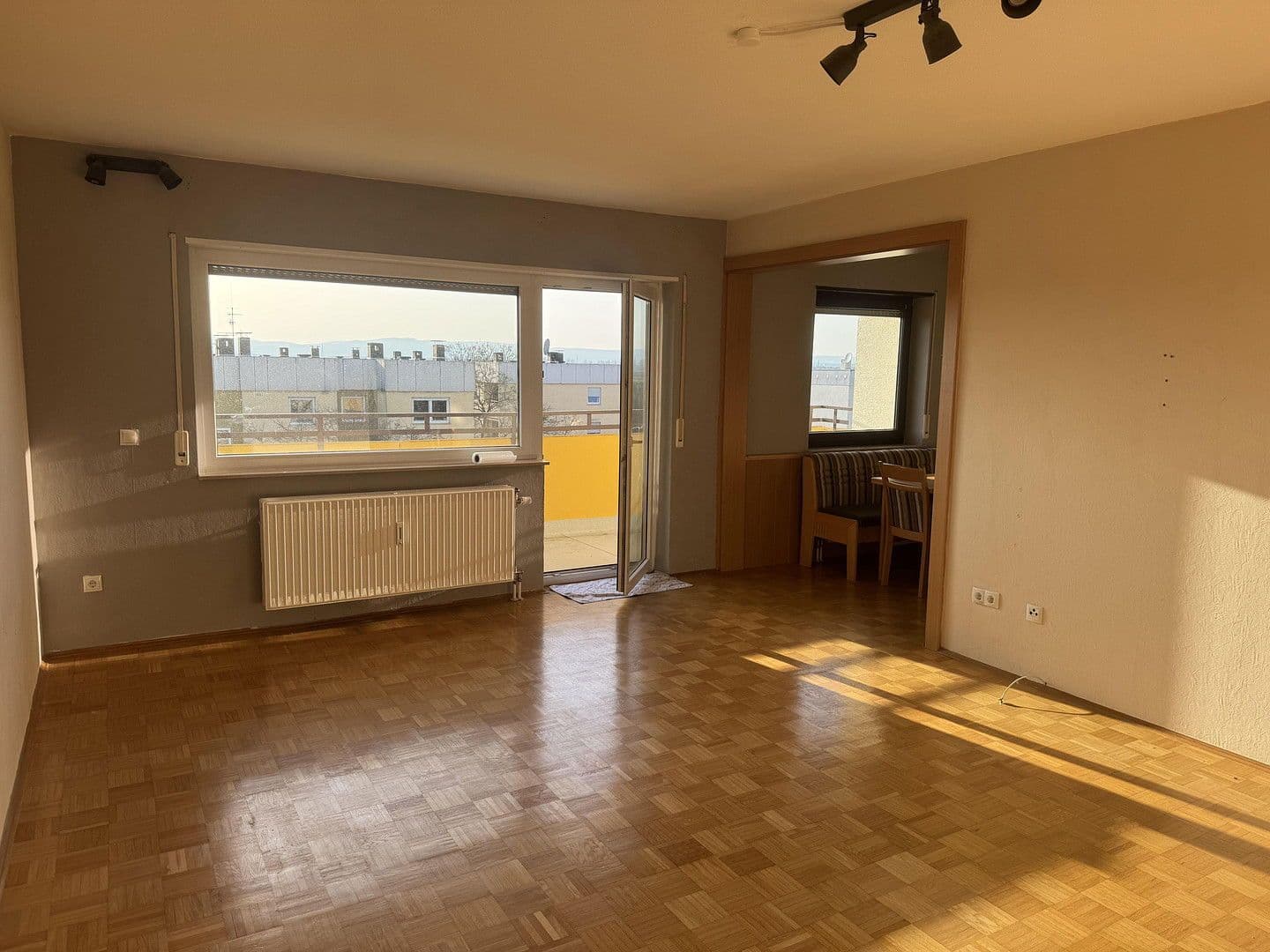 Prenájom bytu 3-izbový 90 m², Friedrich-Naumann Straße 17, Ludwigshafen am Rhein, Porýnie-Falcko Prenájom bytu 3-izbový 90 m², Friedrich-Naumann Straße 17, Ludwigshafen am Rhein, Porýnie-Falcko