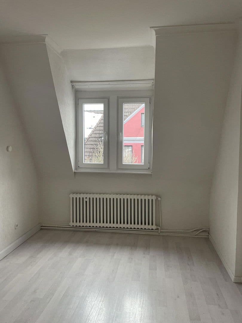 Prenájom bytu 3-izbový 82 m², Duisburg, Severné Porýnie - Westfálsko Prenájom bytu 3-izbový 82 m², Duisburg, Severné Porýnie - Westfálsko
