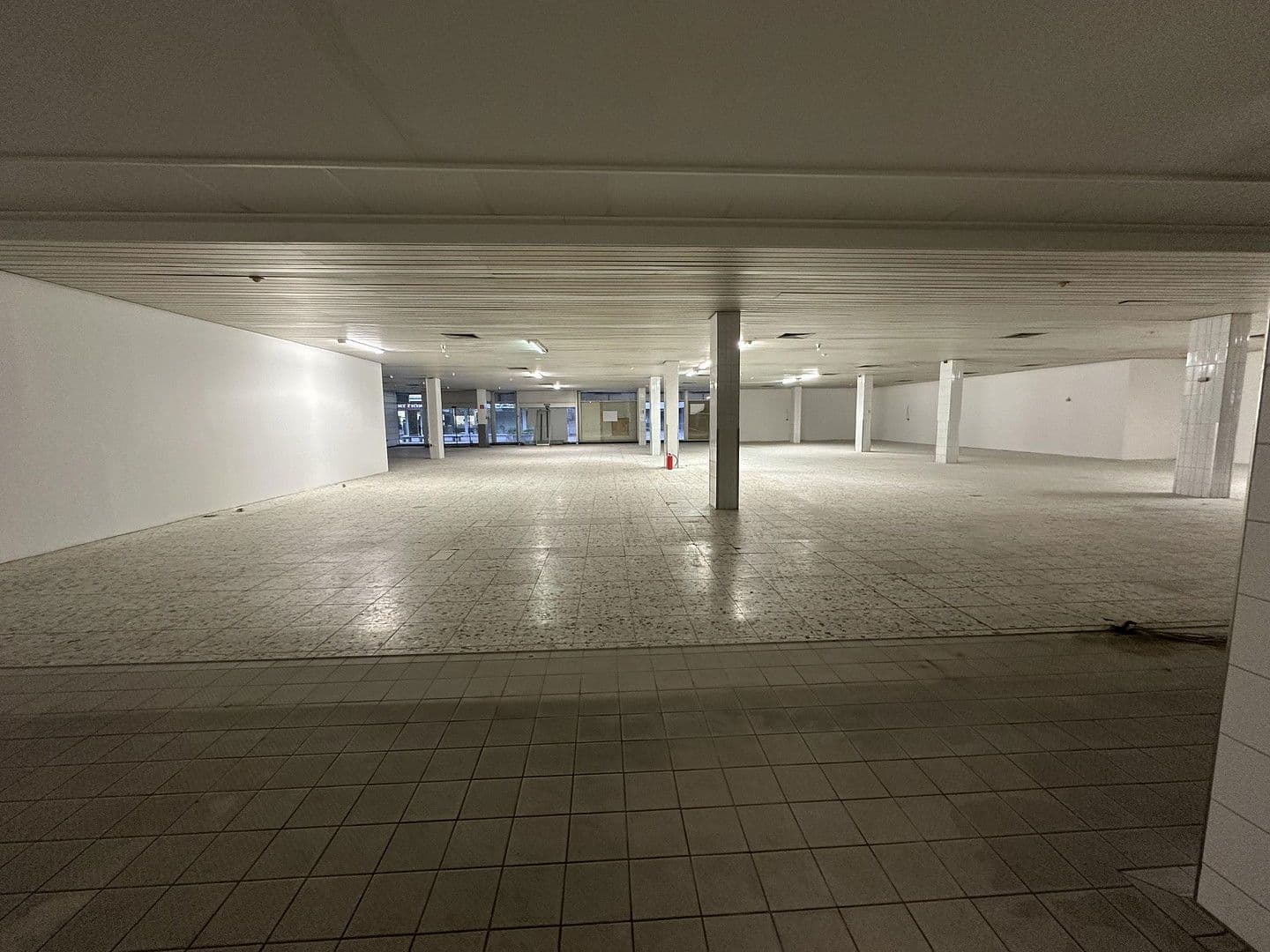 Prenájom nebytového priestoru 1.232 m², MierendorffWeg 19, Essen, Severné Porýnie - Westfálsko Prenájom nebytového priestoru 1.232 m², MierendorffWeg 19, Essen, Severné Porýnie - Westfálsko