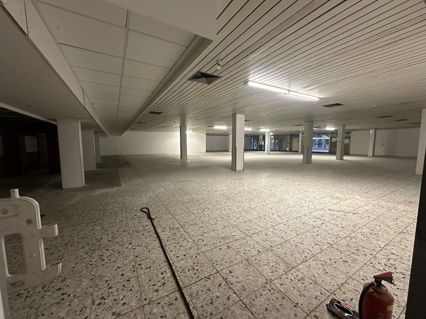 Prenájom nebytového priestoru 1.232 m², MierendorffWeg 19, Essen, Severné Porýnie - Westfálsko Prenájom nebytového priestoru 1.232 m², MierendorffWeg 19, Essen, Severné Porýnie - Westfálsko