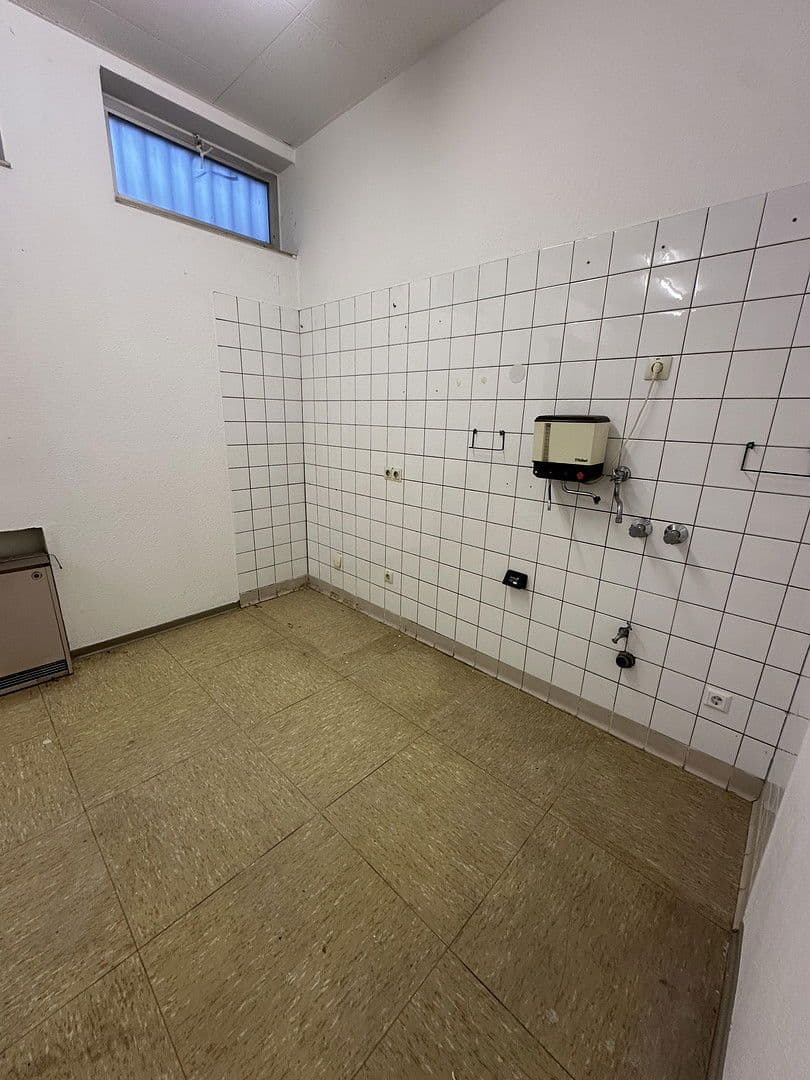 Prenájom nebytového priestoru 1.232 m², MierendorffWeg 19, Essen, Severné Porýnie - Westfálsko Prenájom nebytového priestoru 1.232 m², MierendorffWeg 19, Essen, Severné Porýnie - Westfálsko