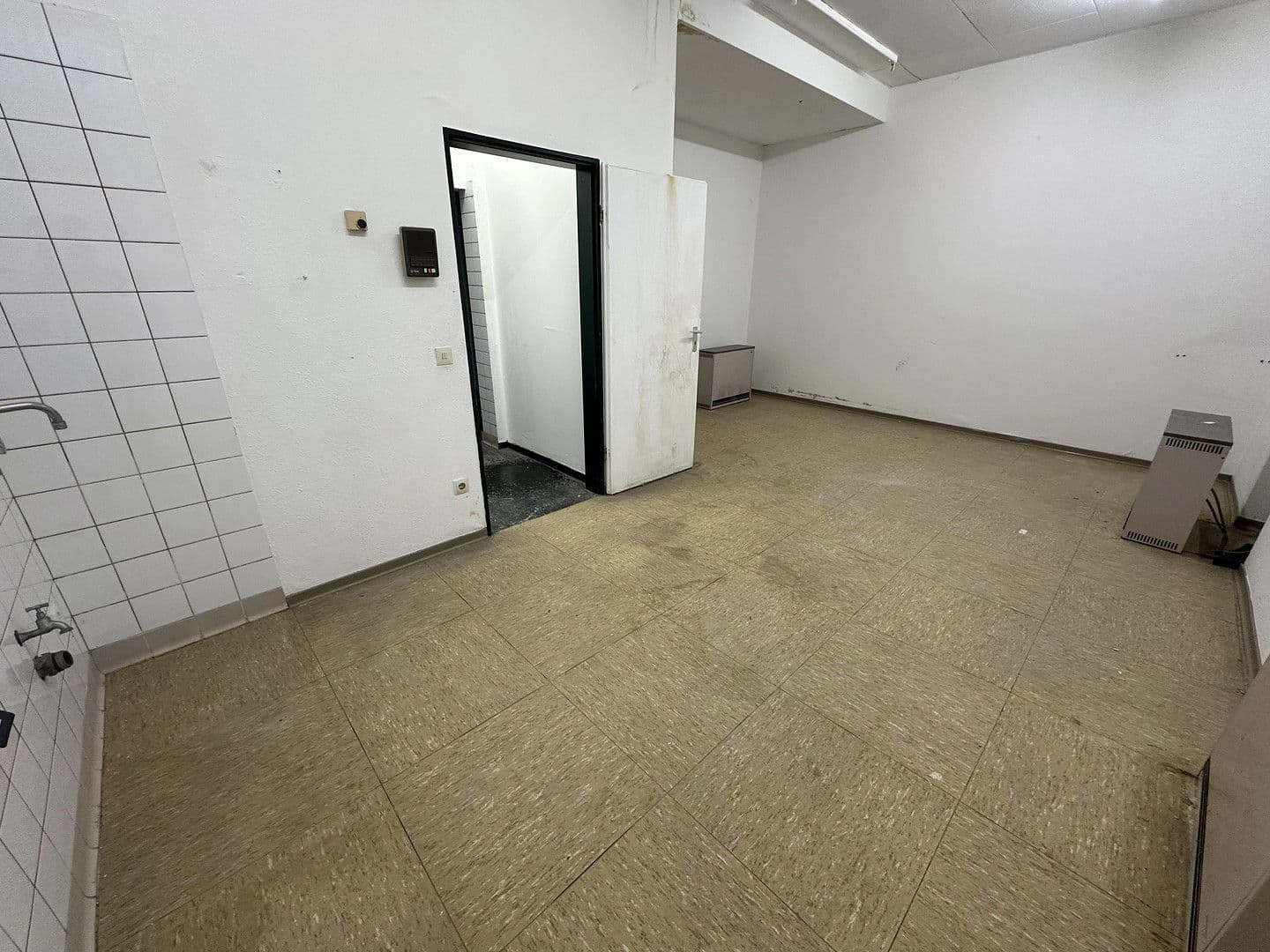 Prenájom nebytového priestoru 1.232 m², MierendorffWeg 19, Essen, Severné Porýnie - Westfálsko Prenájom nebytového priestoru 1.232 m², MierendorffWeg 19, Essen, Severné Porýnie - Westfálsko