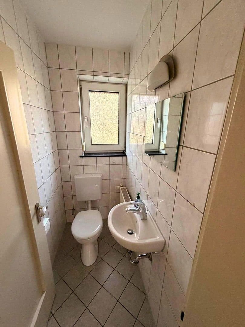 Predaj domu 99 m², pozemek 1.101 m², Spiegelgartenstr. 42, Herzogenaurach, Bavorsko Predaj domu 99 m², pozemek 1.101 m², Spiegelgartenstr. 42, Herzogenaurach, Bavorsko