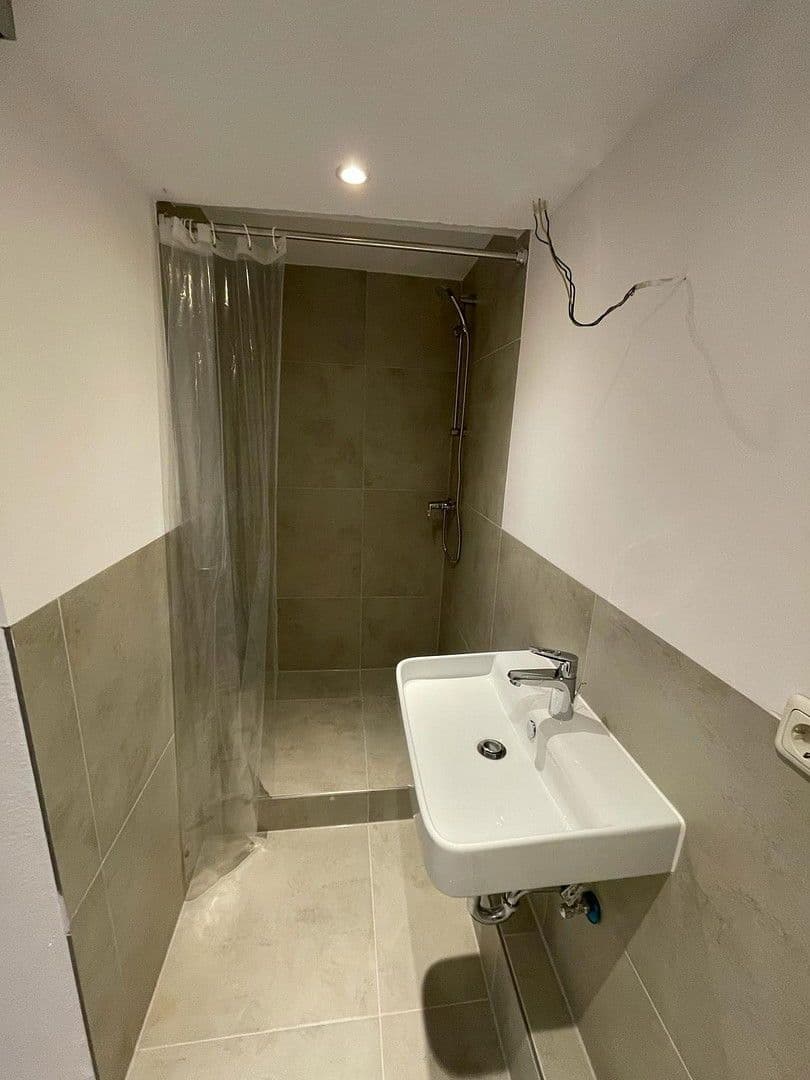 Prenájom bytu 2-izbový 59 m², Schiersteiner Straße 8, Wiesbaden, Hesensko Prenájom bytu 2-izbový 59 m², Schiersteiner Straße 8, Wiesbaden, Hesensko