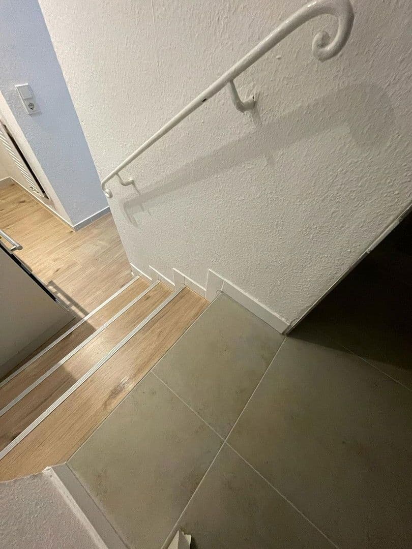 Prenájom bytu 2-izbový 59 m², Schiersteiner Straße 8, Wiesbaden, Hesensko Prenájom bytu 2-izbový 59 m², Schiersteiner Straße 8, Wiesbaden, Hesensko