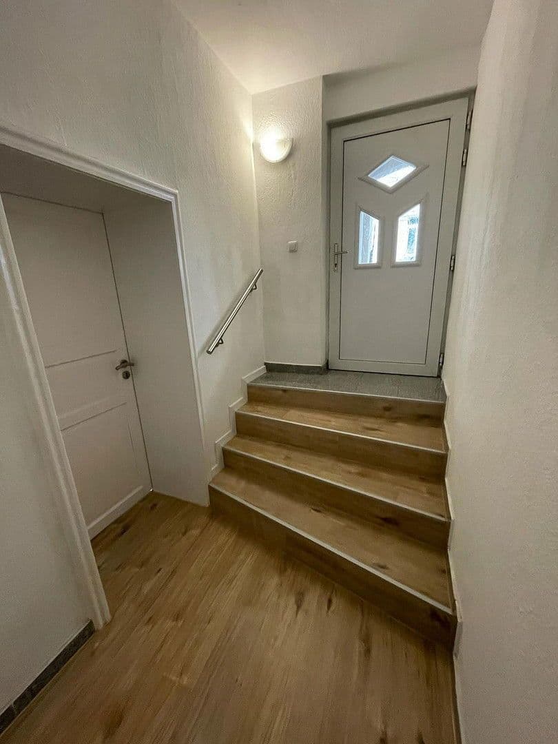 Prenájom bytu 2-izbový 59 m², Schiersteiner Straße 8, Wiesbaden, Hesensko Prenájom bytu 2-izbový 59 m², Schiersteiner Straße 8, Wiesbaden, Hesensko