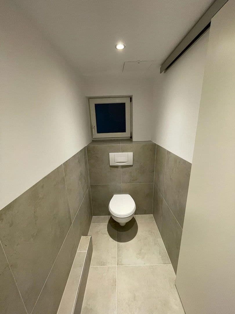 Prenájom bytu 2-izbový 59 m², Schiersteiner Straße 8, Wiesbaden, Hesensko Prenájom bytu 2-izbový 59 m², Schiersteiner Straße 8, Wiesbaden, Hesensko