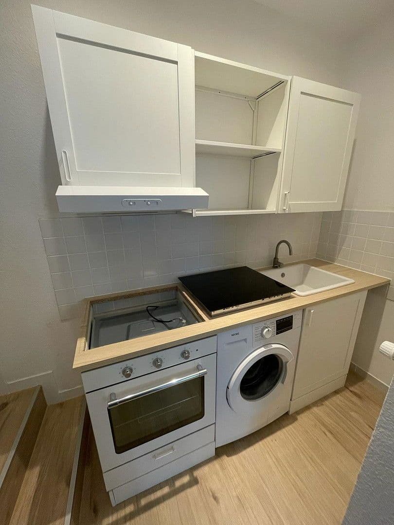 Prenájom bytu 2-izbový 59 m², Schiersteiner Straße 8, Wiesbaden, Hesensko Prenájom bytu 2-izbový 59 m², Schiersteiner Straße 8, Wiesbaden, Hesensko