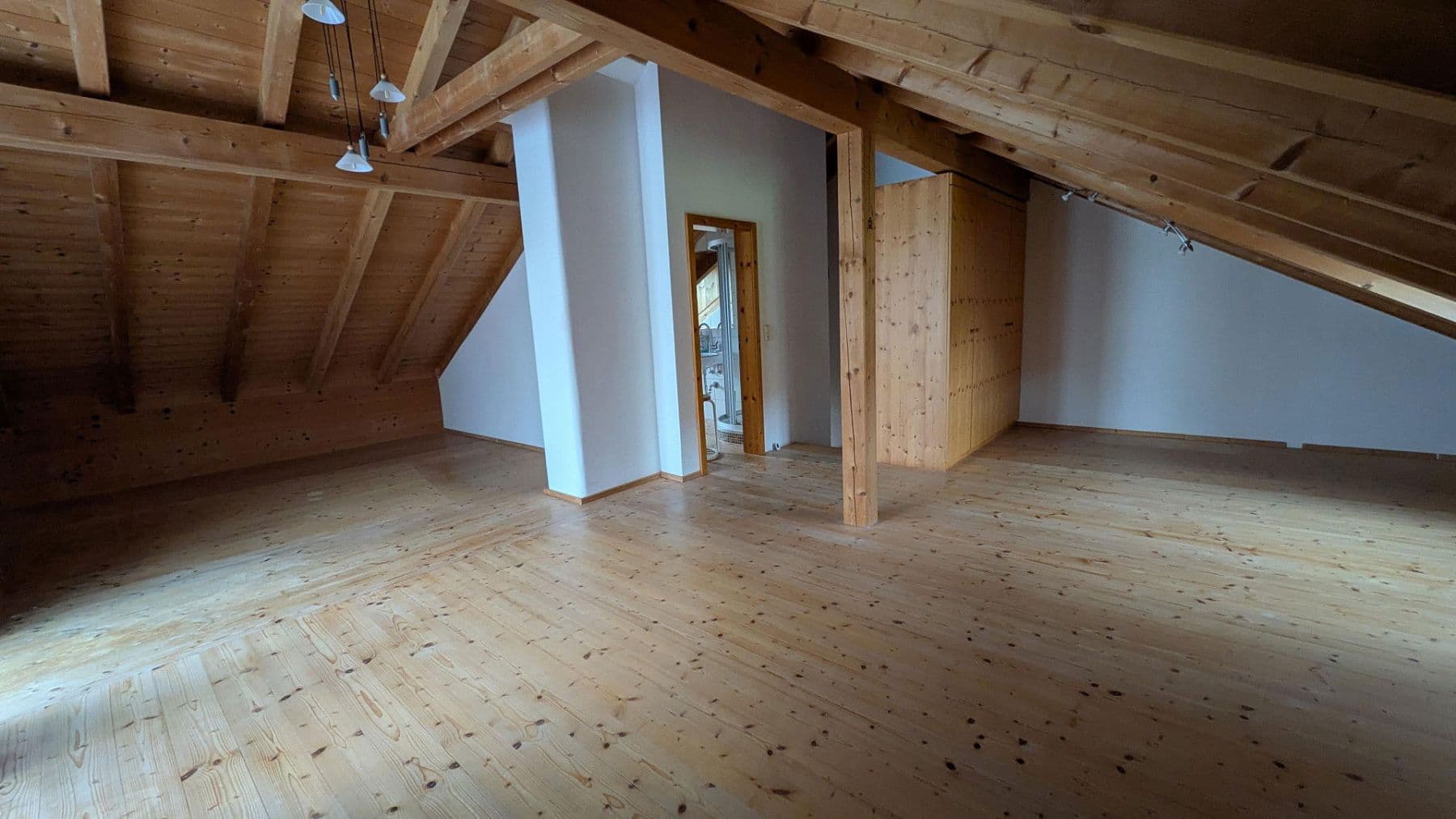 Predaj domu 160 m², pozemek 387 m², Steinhöring OT Abersdorf, Bavorsko Predaj domu 160 m², pozemek 387 m², Steinhöring OT Abersdorf, Bavorsko