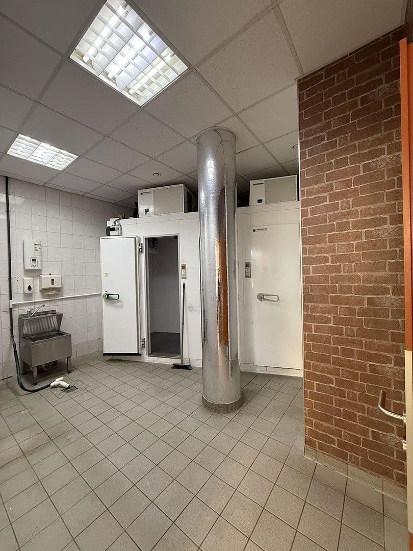 Prenájom nebytového priestoru 128 m², Berliner Platz 1, ludwigshafen, Porýnie-Falcko Prenájom nebytového priestoru 128 m², Berliner Platz 1, ludwigshafen, Porýnie-Falcko