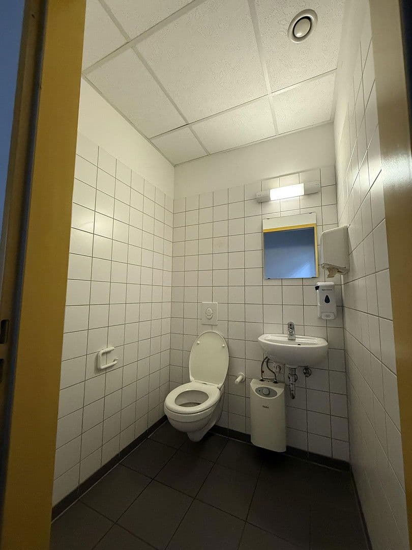 Prenájom nebytového priestoru 128 m², Berliner Platz 1, ludwigshafen, Porýnie-Falcko Prenájom nebytového priestoru 128 m², Berliner Platz 1, ludwigshafen, Porýnie-Falcko