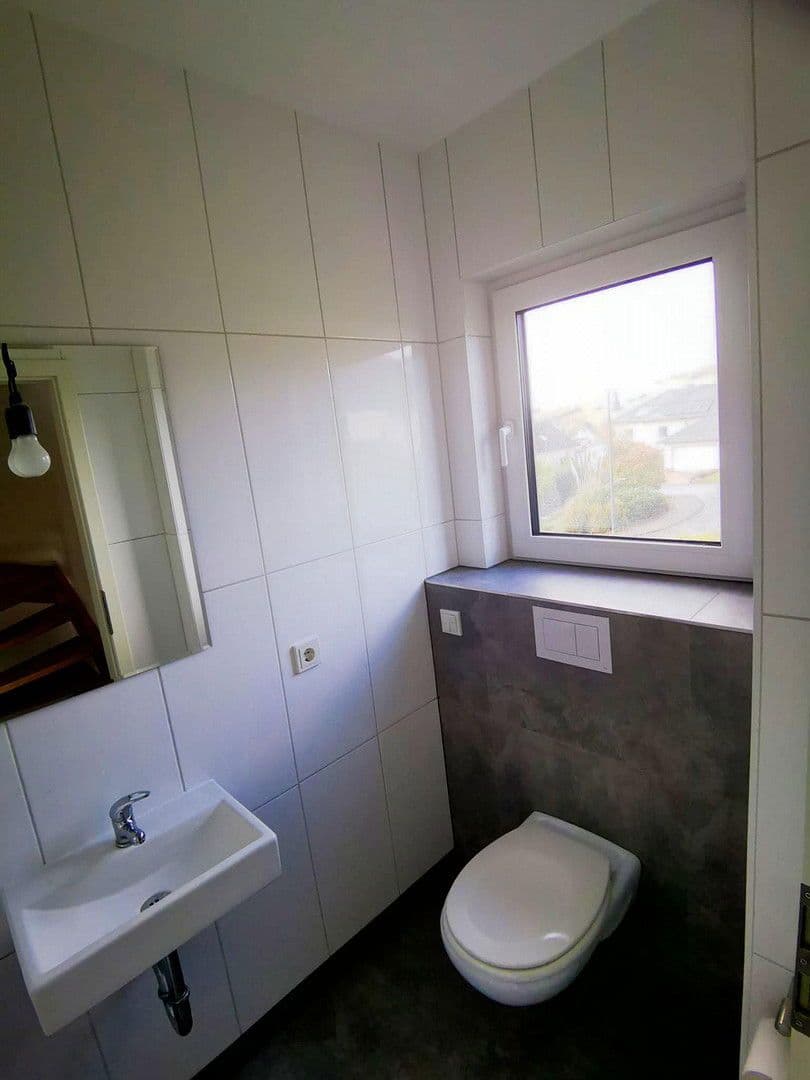 Predaj domu 280 m², pozemek 867 m², Schöndorf, Porýnie-Falcko Predaj domu 280 m², pozemek 867 m², Schöndorf, Porýnie-Falcko