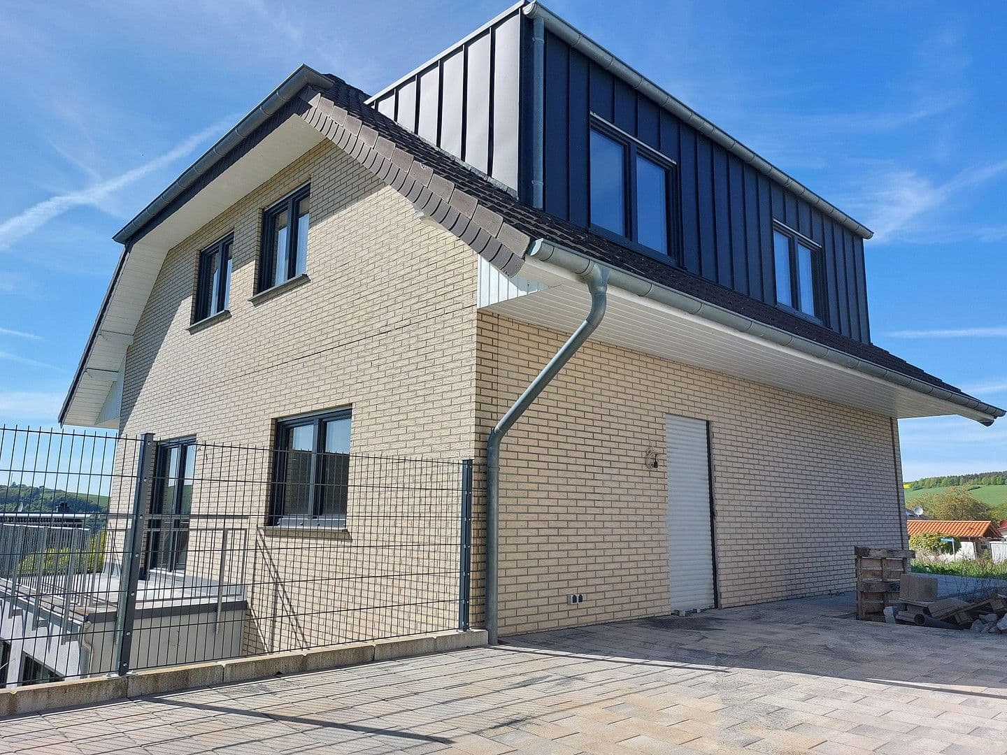 Predaj domu 280 m², pozemek 867 m², Schöndorf, Porýnie-Falcko Predaj domu 280 m², pozemek 867 m², Schöndorf, Porýnie-Falcko