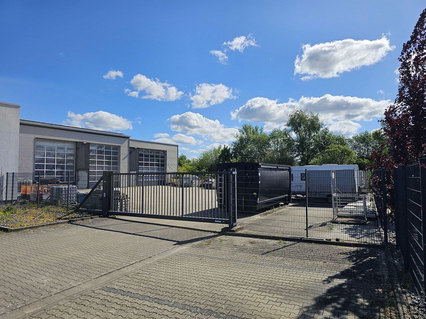 Predaj nebytového priestoru 2.800 m², Bremen, Brémy Predaj nebytového priestoru 2.800 m², Bremen, Brémy