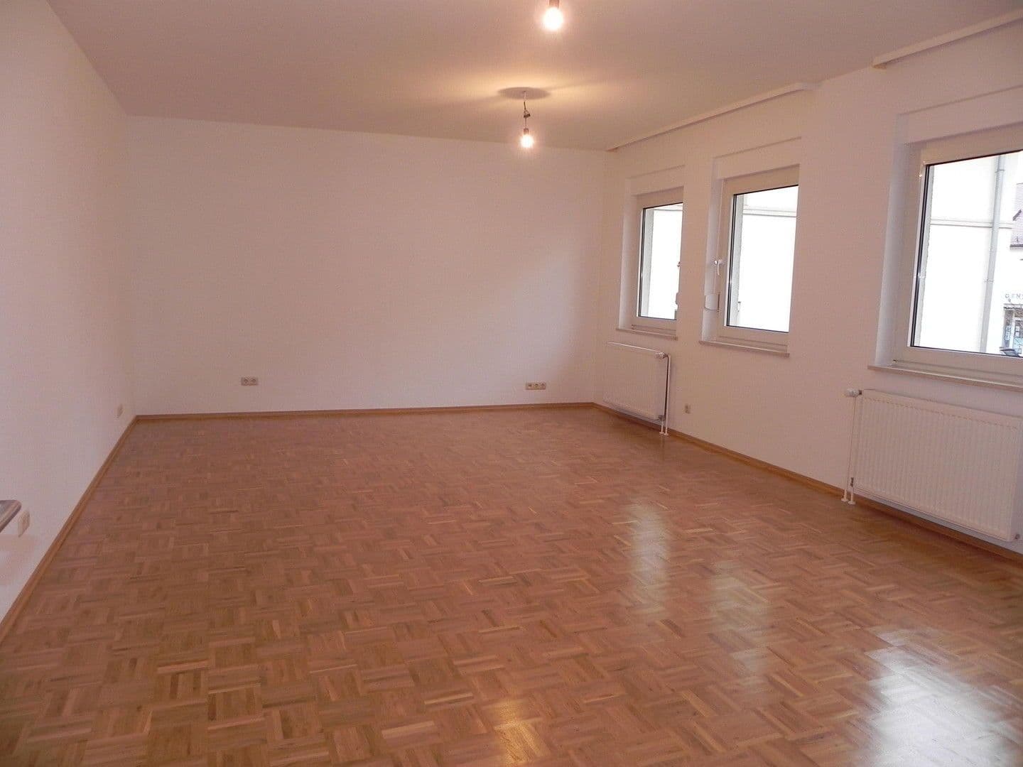 Prenájom bytu 3-izbový 97 m², Aschaffenburger Straße 50, Offenbach, Hesensko Prenájom bytu 3-izbový 97 m², Aschaffenburger Straße 50, Offenbach, Hesensko