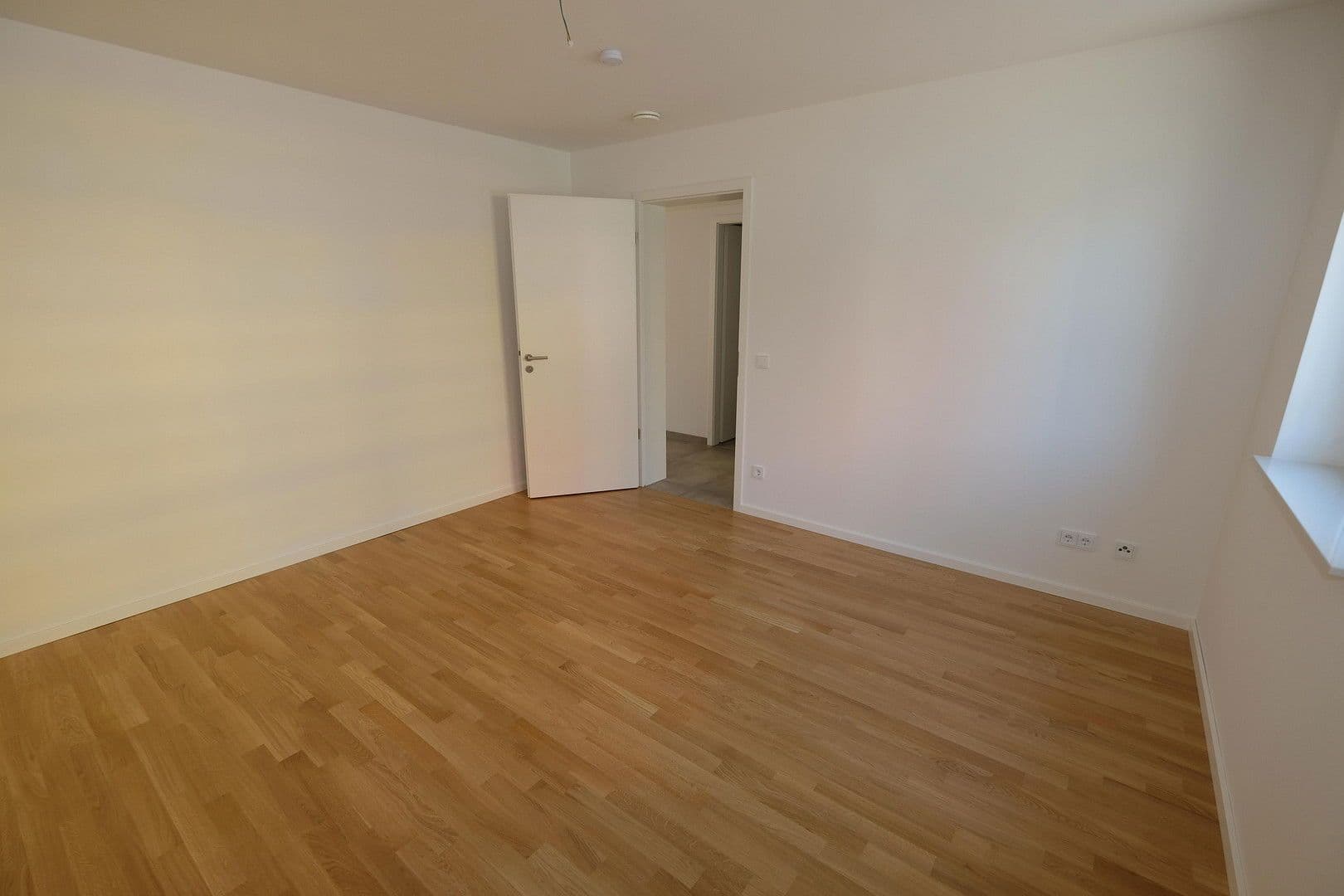 Prenájom bytu 2-izbový 61 m², Seilerstraße 7, Frankfurt am Main, Hesensko Prenájom bytu 2-izbový 61 m², Seilerstraße 7, Frankfurt am Main, Hesensko