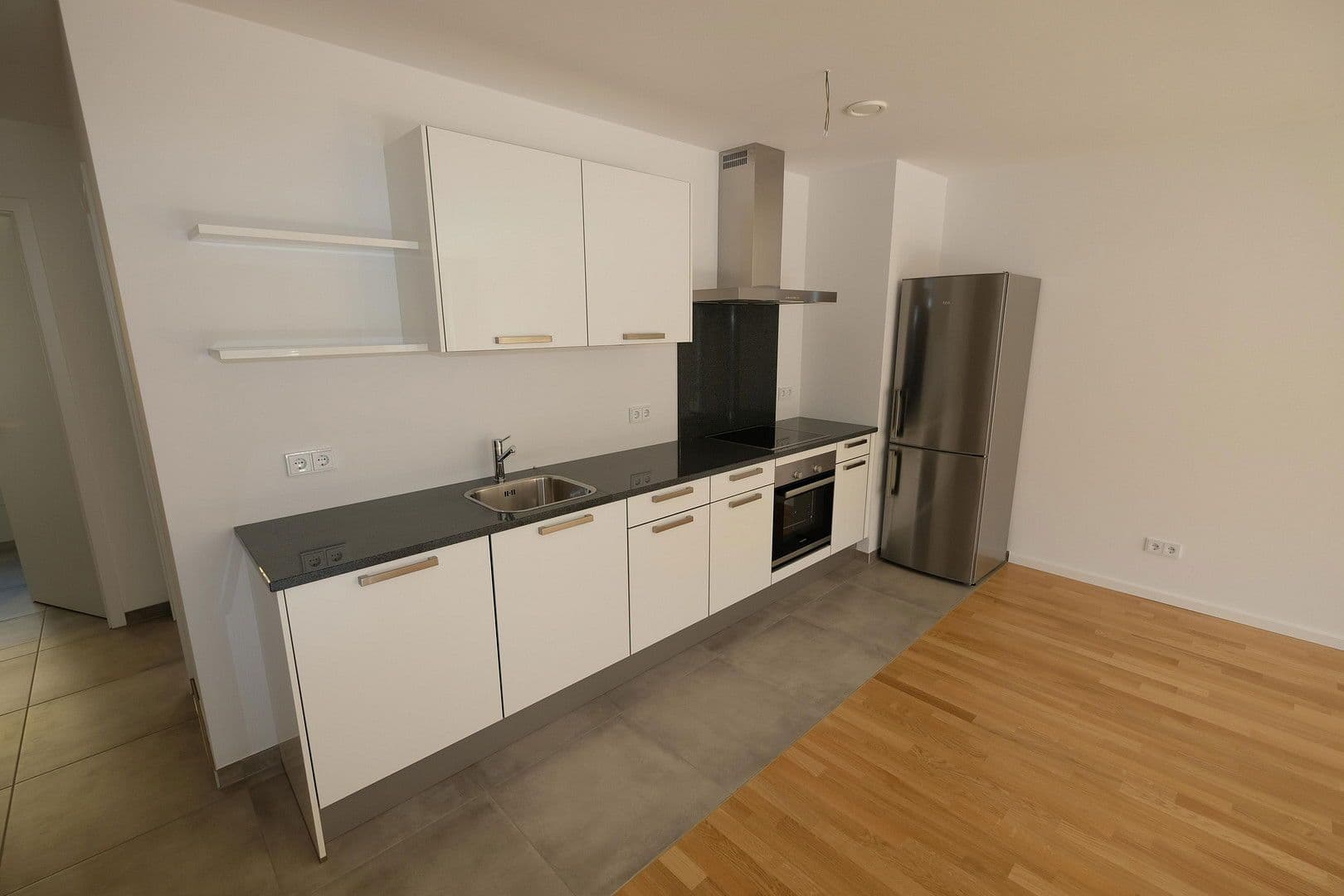 Prenájom bytu 2-izbový 61 m², Seilerstraße 7, Frankfurt am Main, Hesensko Prenájom bytu 2-izbový 61 m², Seilerstraße 7, Frankfurt am Main, Hesensko