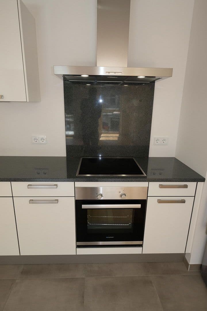 Prenájom bytu 2-izbový 61 m², Seilerstraße 7, Frankfurt am Main, Hesensko Prenájom bytu 2-izbový 61 m², Seilerstraße 7, Frankfurt am Main, Hesensko