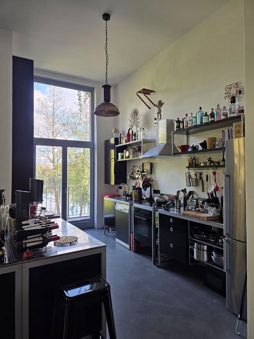 Prenájom bytu 3-izbový 200 m², Berlin, Berlín Prenájom bytu 3-izbový 200 m², Berlin, Berlín