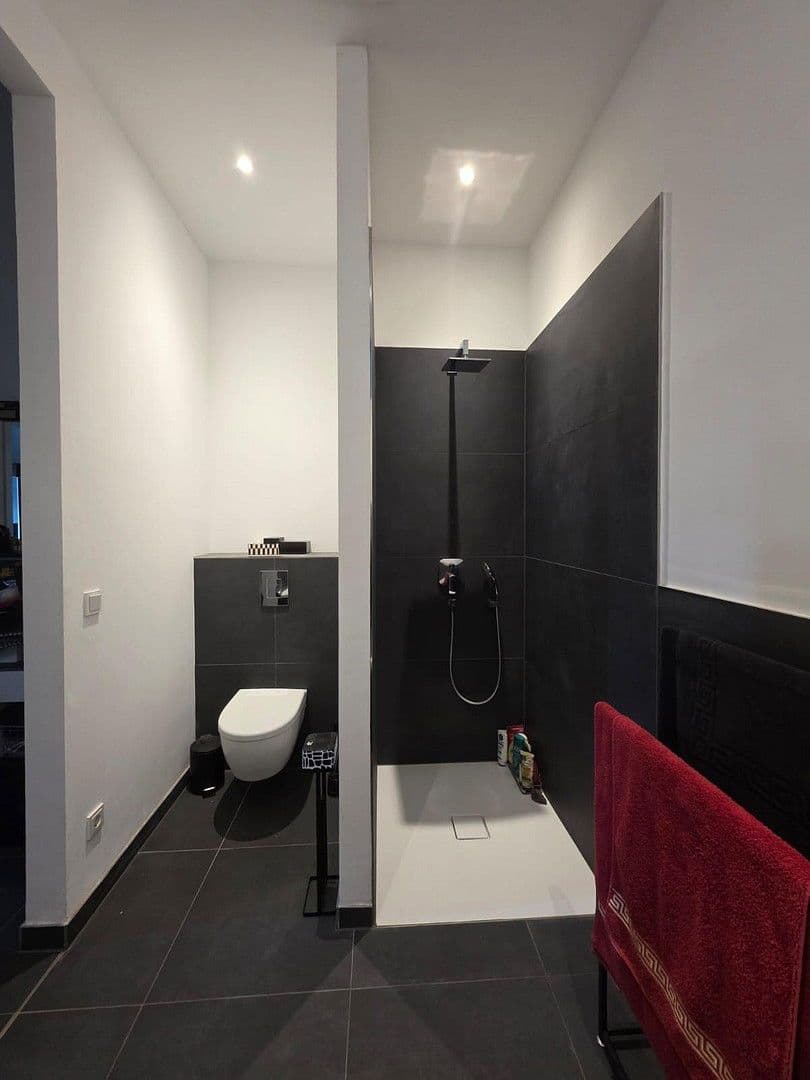 Prenájom bytu 3-izbový 200 m², Berlin, Berlín Prenájom bytu 3-izbový 200 m², Berlin, Berlín