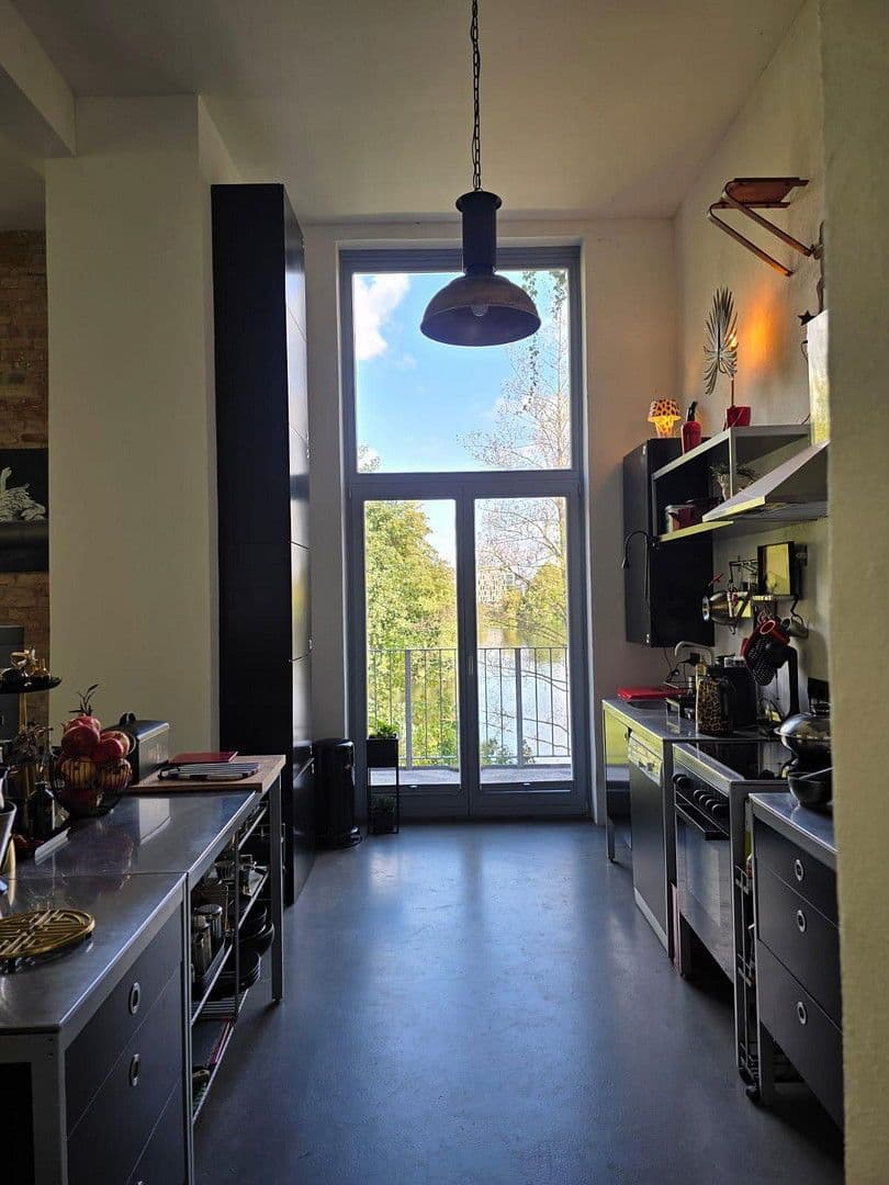 Prenájom bytu 3-izbový 200 m², Berlin, Berlín Prenájom bytu 3-izbový 200 m², Berlin, Berlín