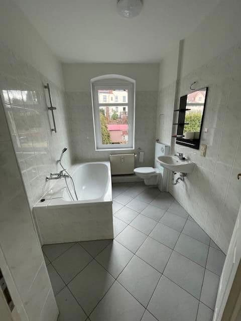 Prenájom bytu 4-izbový 98 m², Cornelius-Gurlitt Straße 8, Dresden, Sasko Prenájom bytu 4-izbový 98 m², Cornelius-Gurlitt Straße 8, Dresden, Sasko