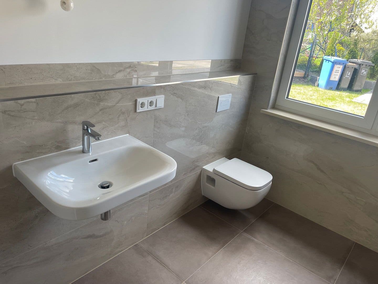 Prenájom bytu 3-izbový 105 m², Berlin, Berlín Prenájom bytu 3-izbový 105 m², Berlin, Berlín