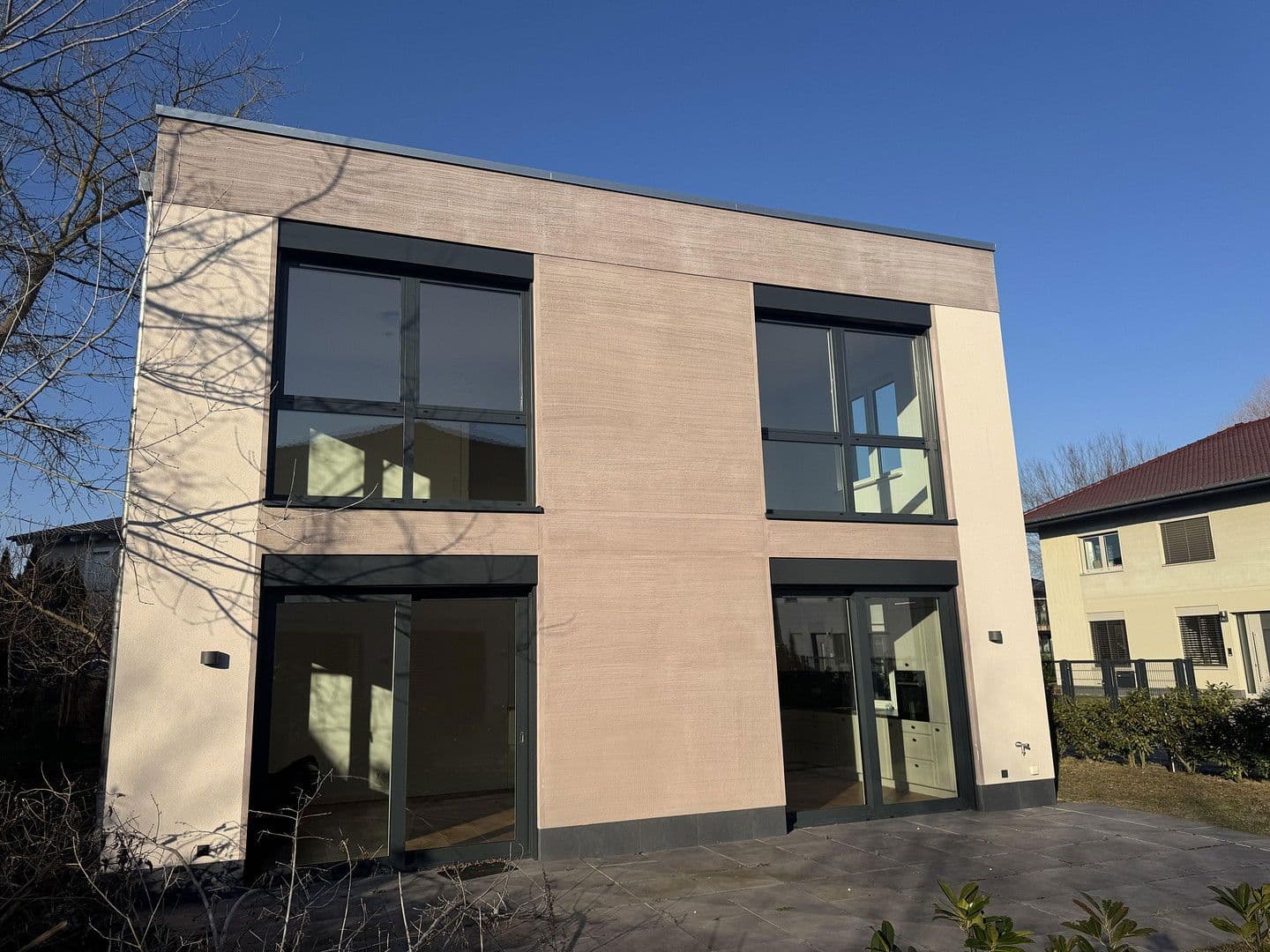 Prenájom bytu 3-izbový 105 m², Berlin, Berlín Prenájom bytu 3-izbový 105 m², Berlin, Berlín