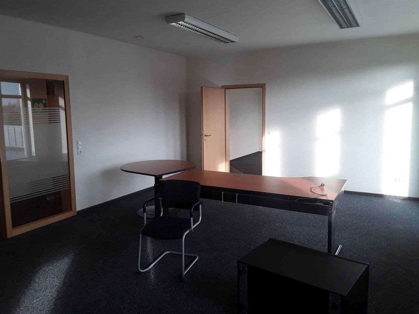 Prenájom kancelárie 258 m², Südbrookmerland, Dolné Sasko Prenájom kancelárie 258 m², Südbrookmerland, Dolné Sasko