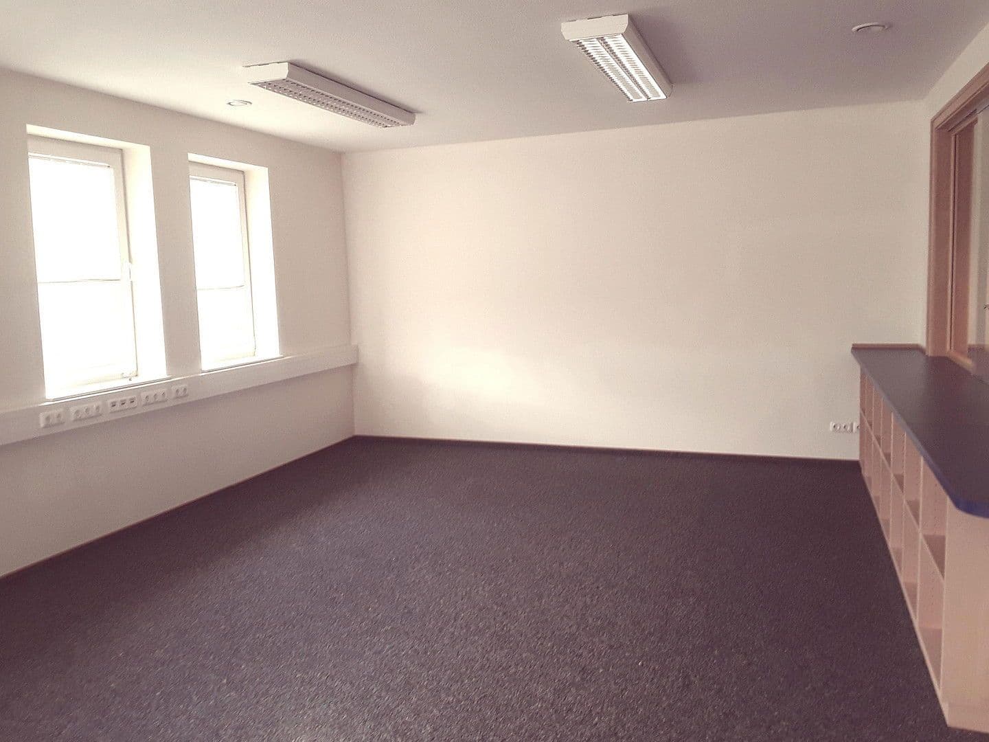 Prenájom kancelárie 258 m², Südbrookmerland, Dolné Sasko Prenájom kancelárie 258 m², Südbrookmerland, Dolné Sasko