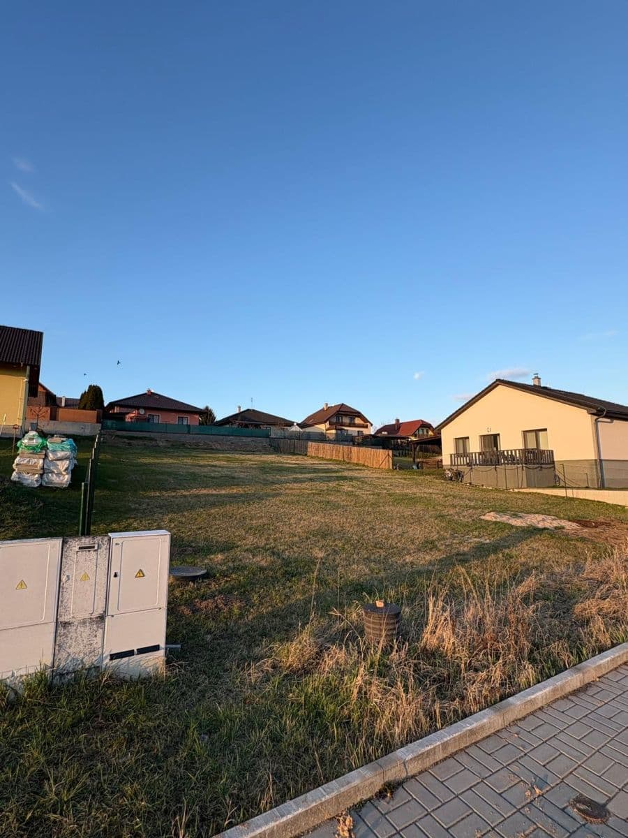 Predaj pozemku 812 m², K Potoku, Plaňany, Středočeský kraj Predaj pozemku 812 m², K Potoku, Plaňany, Středočeský kraj