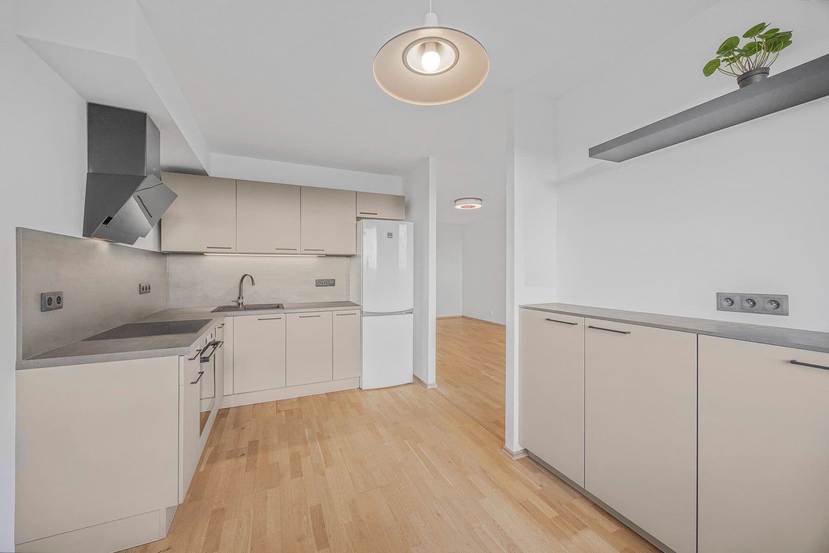 Prenájom bytu 3-izbový 72 m², Šiškova, Praha, Praha Prenájom bytu 3-izbový 72 m², Šiškova, Praha, Praha