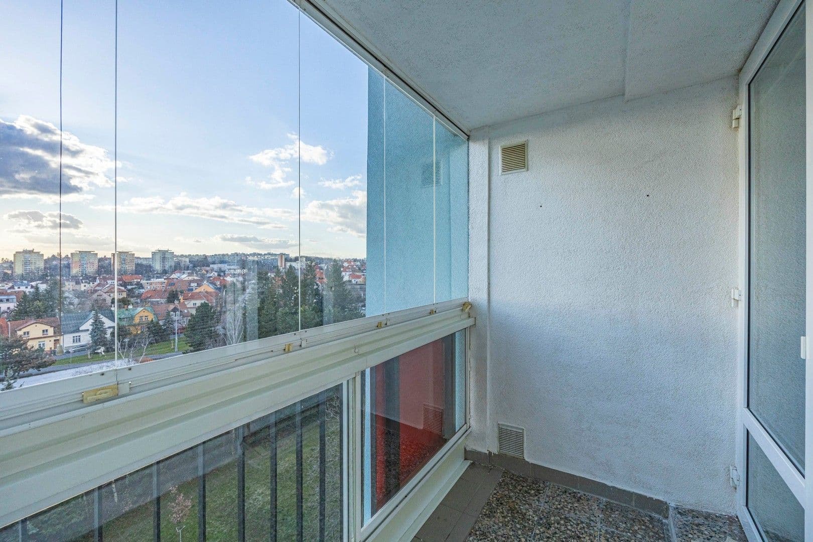 Prenájom bytu 3-izbový 72 m², Šiškova, Praha, Praha Prenájom bytu 3-izbový 72 m², Šiškova, Praha, Praha